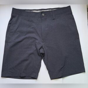 2/$30  CALLAWAY Gray Checkered Pattern Golf Shorts, Elastic Men's‎ 34, Pre-Owned